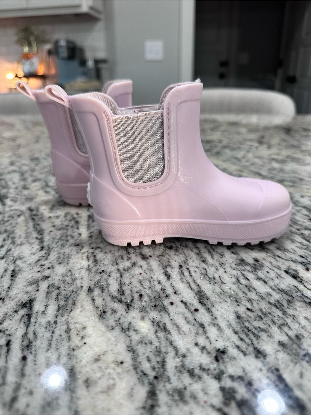 Bearpaw Toddler Girl Light Pink Chelsea Rain Boots Size 5